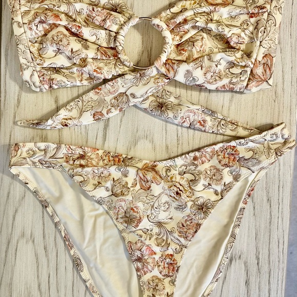 MONTCE Bikini Set - Picture 5 of 11